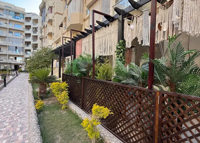 Florenza Khamsin Apartahotel